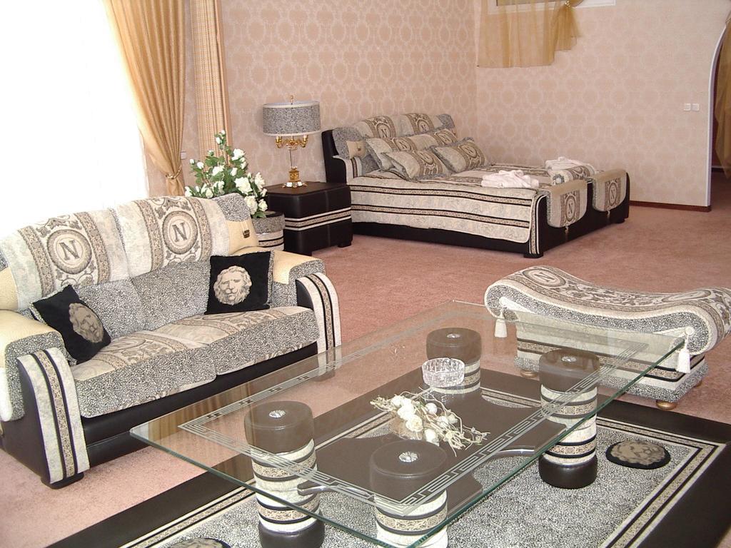 Imperatorskiy Palace Hotel Khabarovsk Room photo