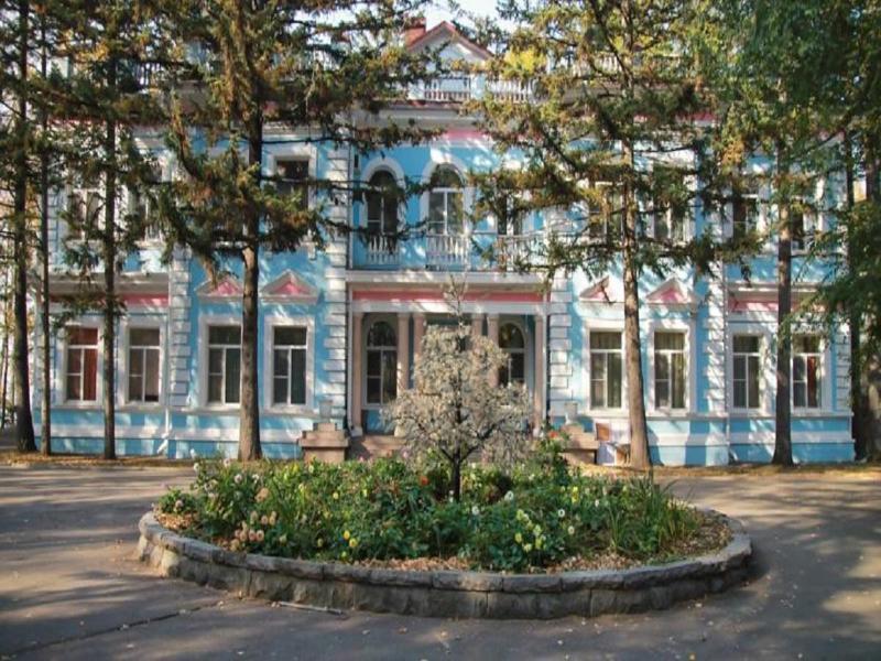 Imperatorskiy Palace Hotel Khabarovsk Exterior photo